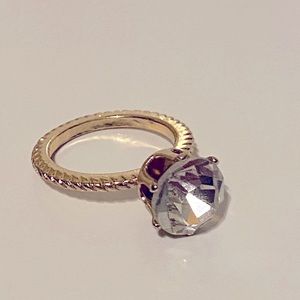 Gold diamond ring